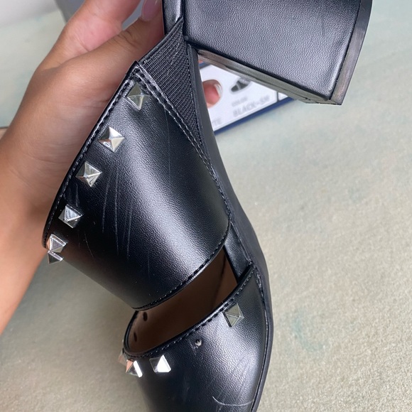 Black silver studded short heels - Picture 4 of 4